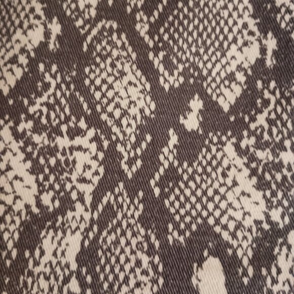Urban Outfitters Gray and White Snake Skin Print Barn Coat Jacket Women’s Size S - Picture 4 of 15